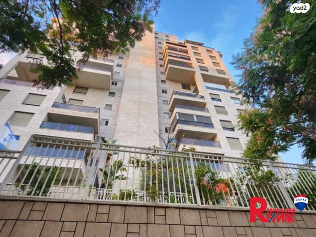 דירה, מנחם בגין 15, קרית אילון, חולון