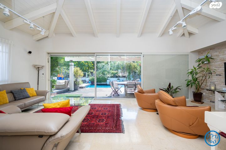 דו משפחתי, נווה שלו, זכרון יעקב