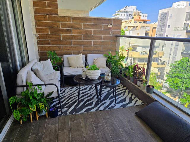 דירה, מעונות ברכה, השומר, ראשון לציון