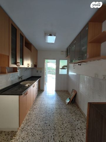 דירה, אשכולות, כרמיאל