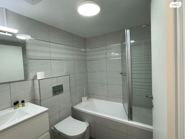 דירה, אליהו קורן, חומת שמואל, הר חומה, ירושלים