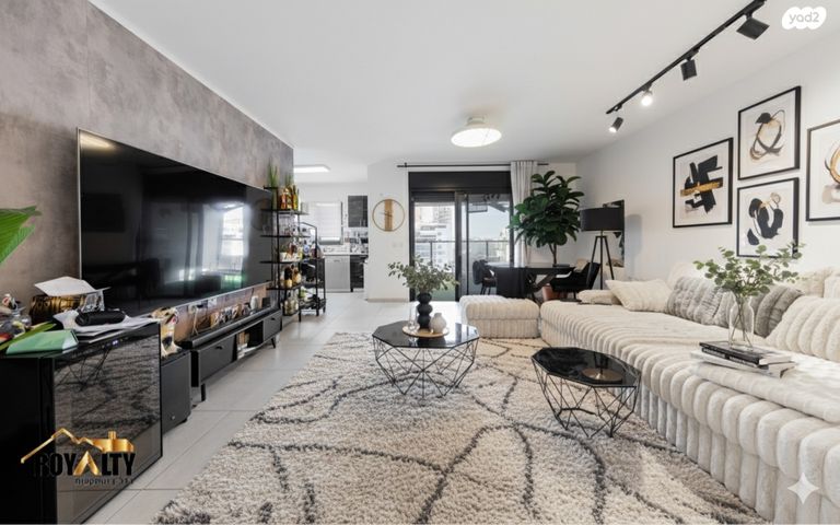 גג/ פנטהאוז, יוסי בנאי 79, פסגות אפק, ראש העין