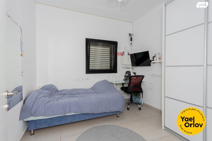 דירה, חנה רובינא, הרצליה