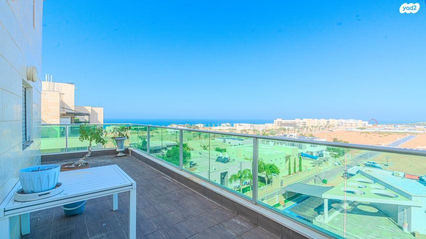 גג/ פנטהאוז, רחבעם זאבי, ברנע, אשקלון