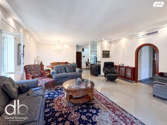 דירה, צרויה, גבעת חנניה, אבו תור, ירושלים