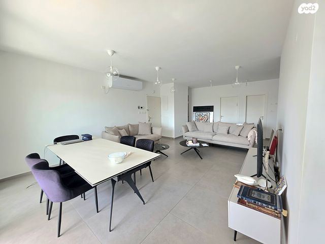 דירה, מרכז דרום, רעננה