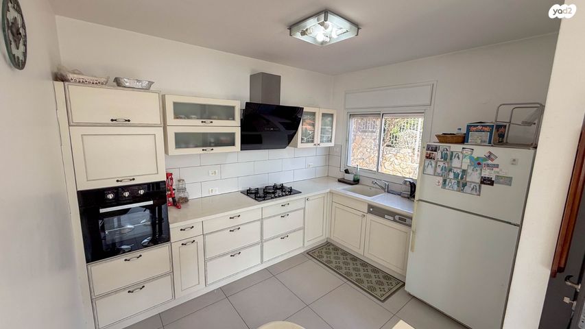 בית פרטי/ קוטג', גילון, גילון