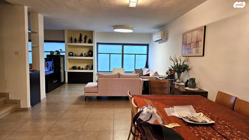 דו משפחתי, הדר, רמת השרון