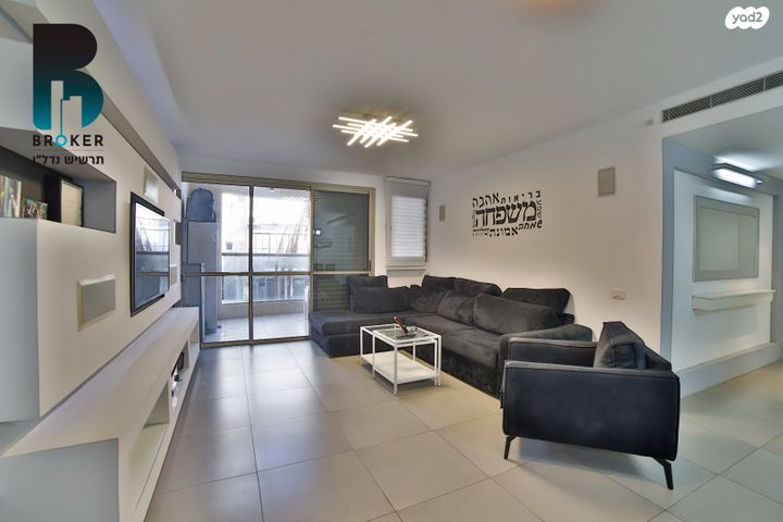 דירה, חביבה רייק, לב העיר, בת ים