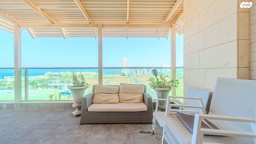 גג/ פנטהאוז, רחבעם זאבי, ברנע, אשקלון