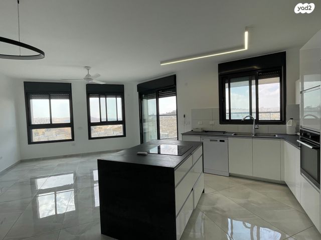 דירה, אליהו קורן, חומת שמואל, הר חומה, ירושלים