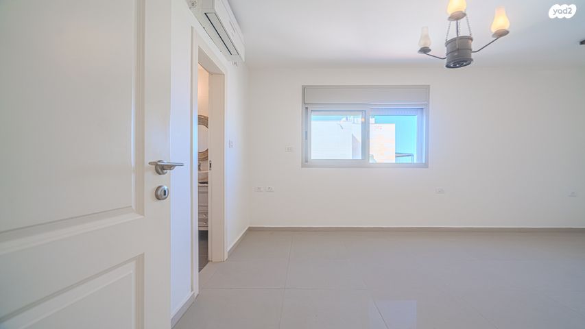 גג/ פנטהאוז, רחבעם זאבי, ברנע, אשקלון