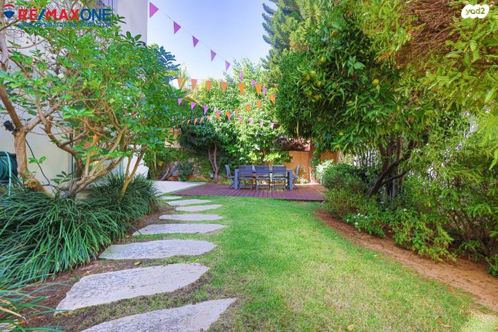 בית פרטי/ קוטג', החי"ל, למפרט, כפר סבא