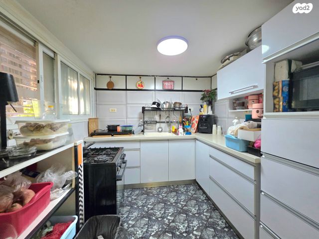 דירת גן, נחמיה, שיכון ג, טבריה