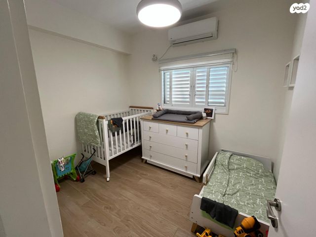 דירה, יצחק שדה, אזור