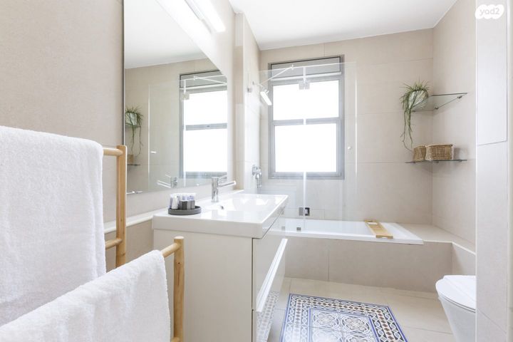 דירת גן, עג'מי, גבעת העליה, תל אביב יפו