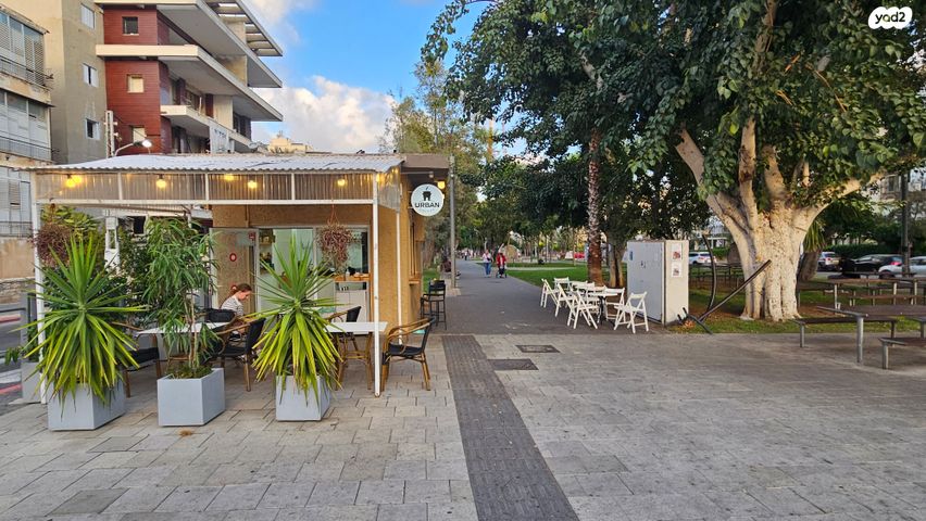 דירה, שדרות העצמאות, לב העיר, בת ים