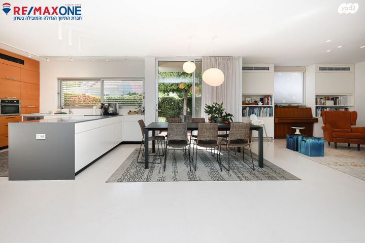 בית פרטי/ קוטג', החי"ל, למפרט, כפר סבא