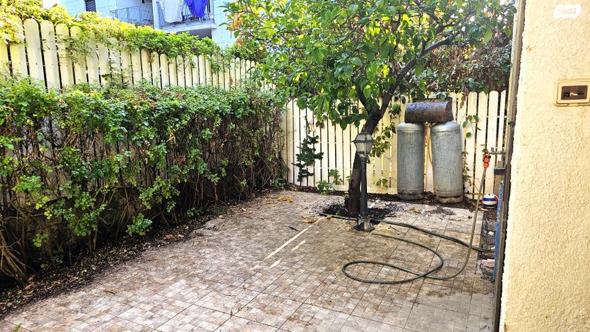 דו משפחתי, הדר, רמת השרון