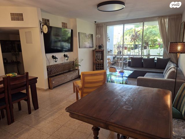 דירה, סוקולוב 10, מגדיאל, הוד השרון