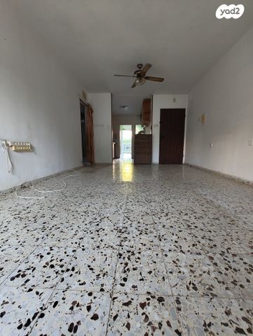 דירה, אשכולות, כרמיאל