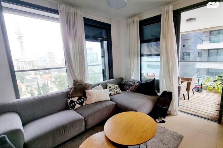 דירה, אלוף קלמן מגן, גני שרונה, קרית הממשלה, תל אביב יפו