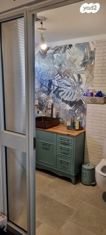 דו משפחתי, ניל"י