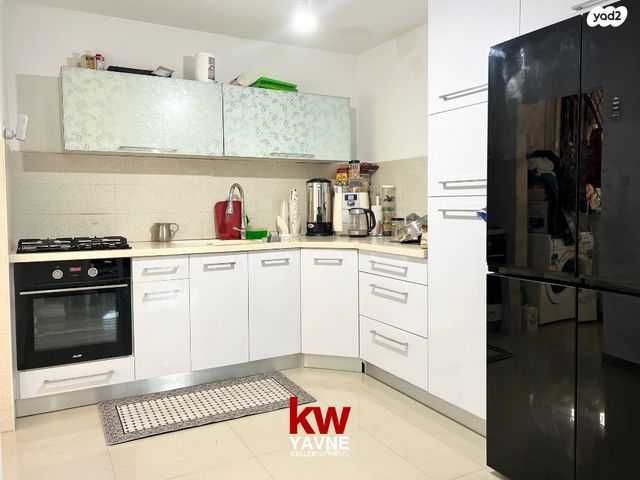 דירה, הדרור, נאות בן גוריון, יבנה