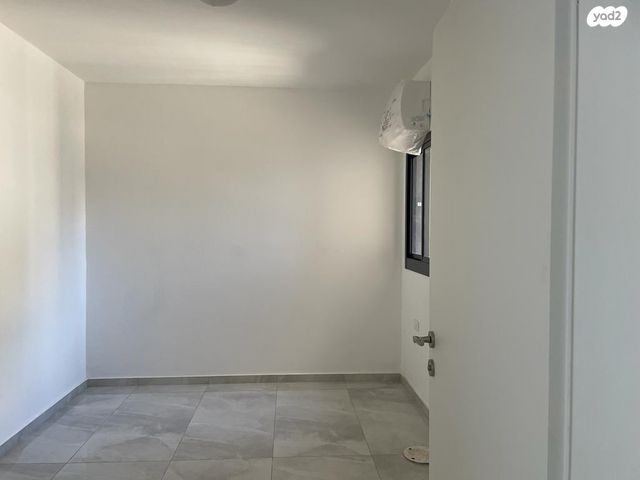 דירה, אליהו קורן, חומת שמואל, הר חומה, ירושלים