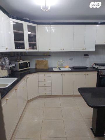 דירה, ד"ר שמורק, נאות שקד, נתניה