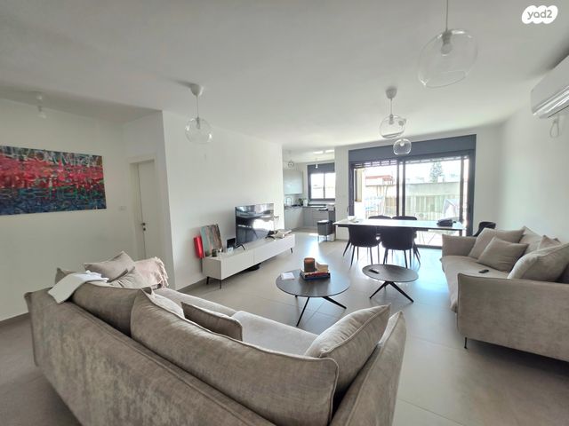 אוסטרובסקי 