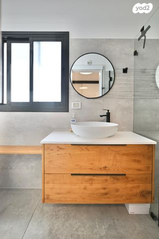 דירה, התורמוס, קרית ראשון, ראשון לציון