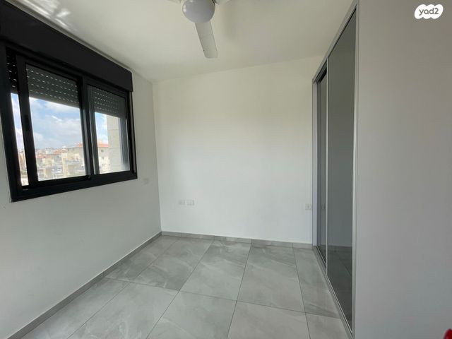 דירה, אליהו קורן, חומת שמואל, הר חומה, ירושלים