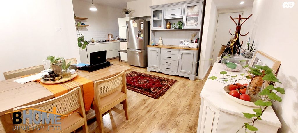 דירת גן, קדימה צורן