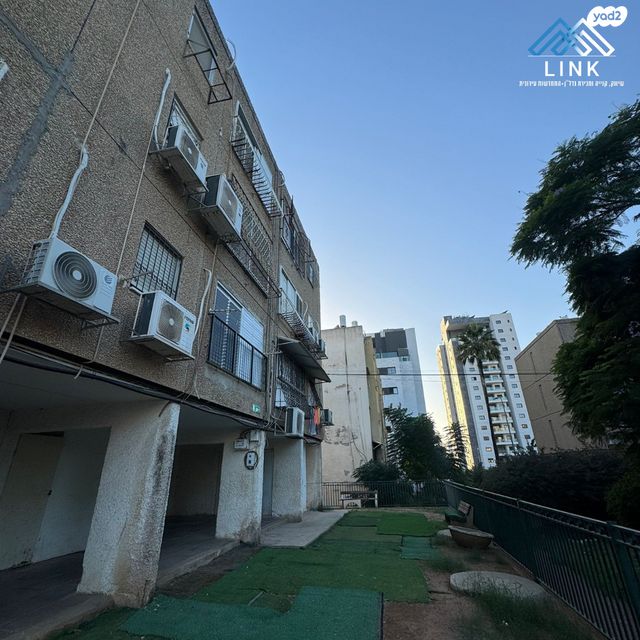 דירה, וייצמן, החותרים, טירת כרמל