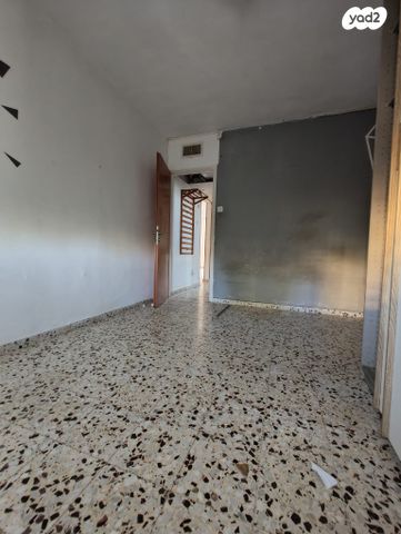 דירה, אשכולות, כרמיאל