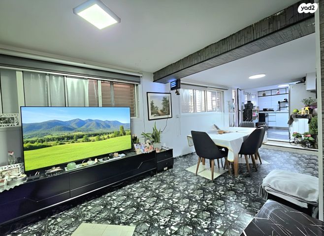 דירת גן, נחמיה, שיכון ג, טבריה