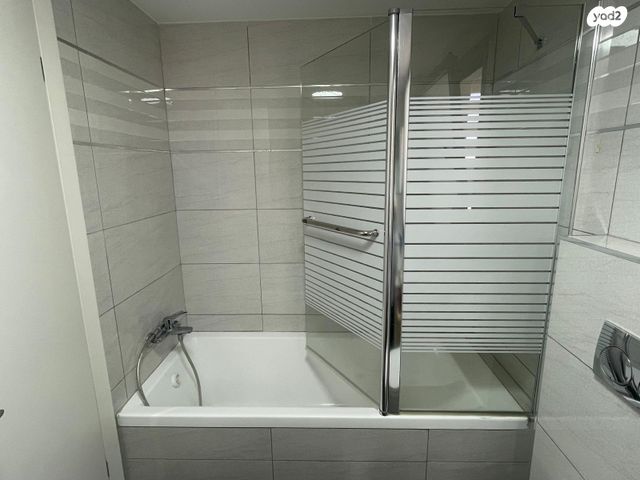 דירה, אליהו קורן, חומת שמואל, הר חומה, ירושלים