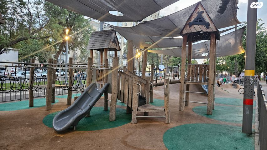 דירה, שדרות העצמאות, לב העיר, בת ים