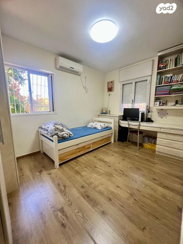 דירה, משה דיין, כפר סבא