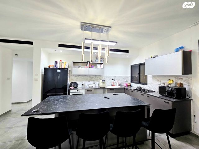 דירה, אריאל שרון, נווה שרון / שער העיר, נתיבות