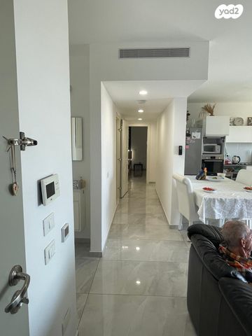 דירה, אליהו קורן, חומת שמואל, הר חומה, ירושלים