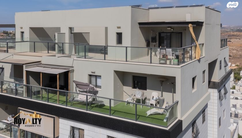 גג/ פנטהאוז, יוסי בנאי 79, פסגות אפק, ראש העין