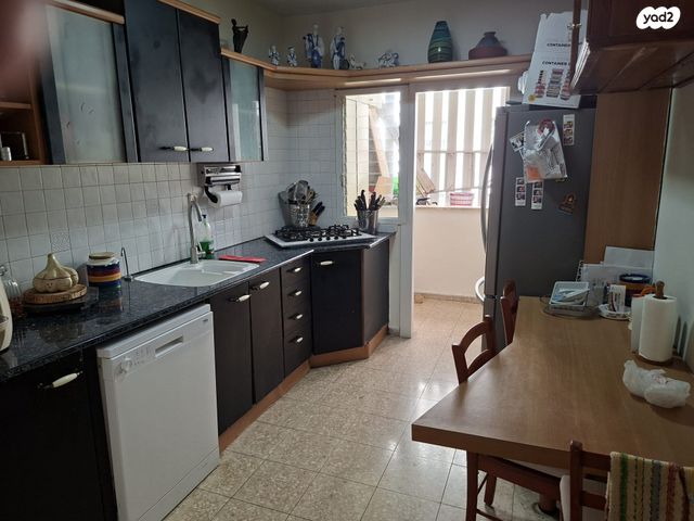 דירה, סוקולוב 10, מגדיאל, הוד השרון