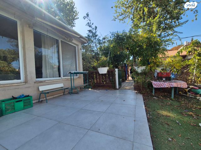 מגרשים, הוד השרון