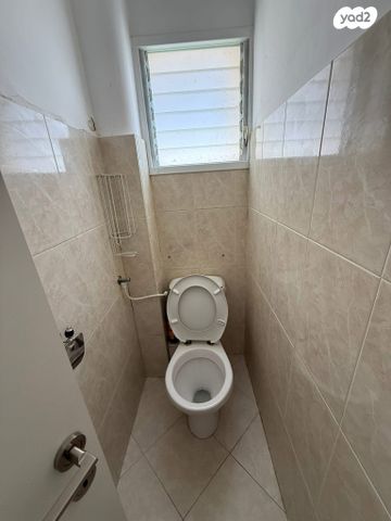 דירה, הזמיר, נאות בן גוריון, יבנה