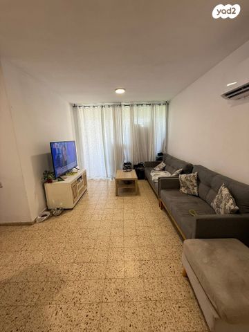 דירה, הזמיר, נאות בן גוריון, יבנה