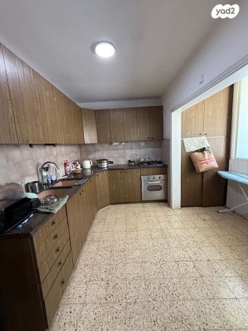 דירה, הזמיר, נאות בן גוריון, יבנה