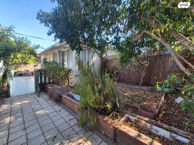 מגרשים, הוד השרון