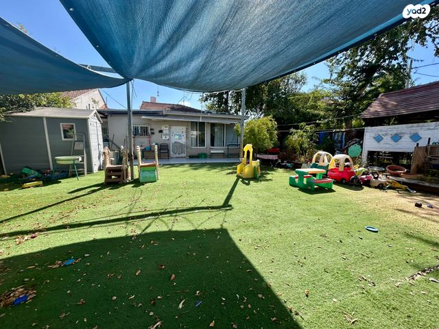 מגרשים, הוד השרון